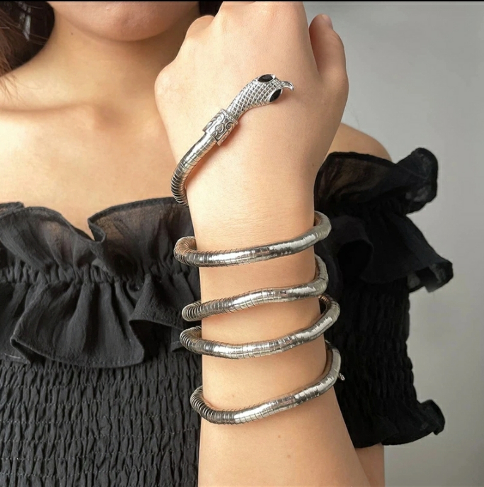Snake Accessory - Picture 4 of 12